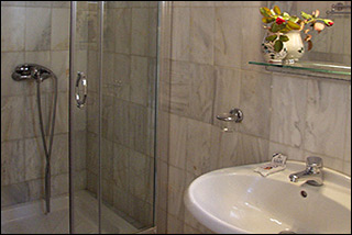 Andromeda Apartments Guestroom Bathroom