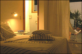 Geranium Apartment Bedroom