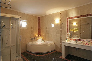 Grand Beach Villa Bathroom