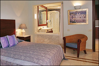 Saint John Junior Honeymoon Suite Bedroom